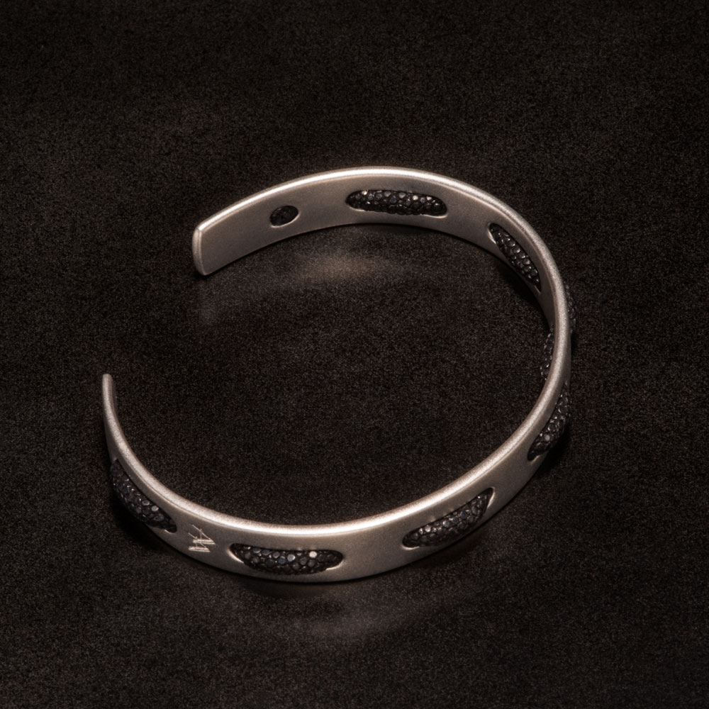 ESLB-S-GaNoir-WhRhodiumSatin-001